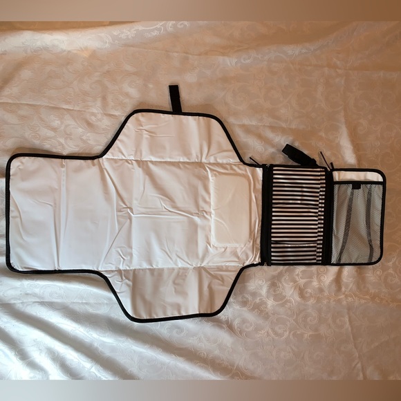 Pantheon baby portable diaper changing pad clutch with Stripes Not Dots - Picture 5 of 10